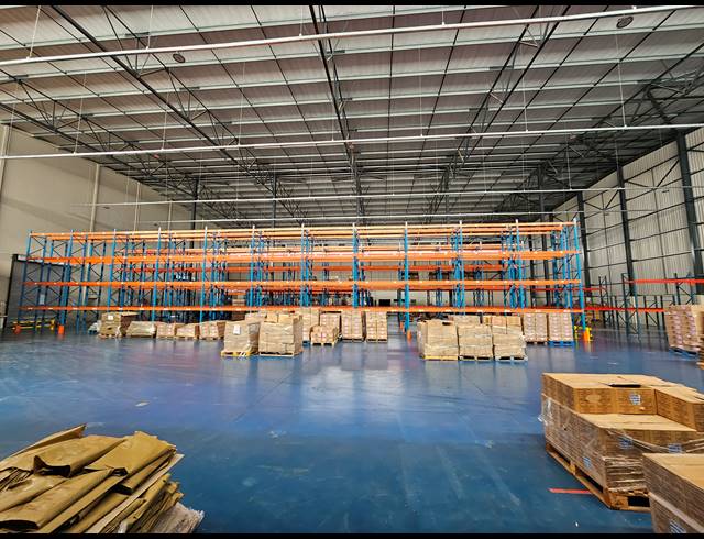 3,234M² WAREHOUSE FOR SALE IN COSMO BUSINESS PARK